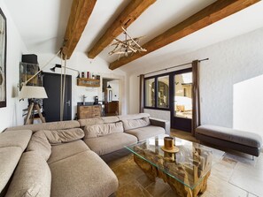 Smart TV, table tennis - Mas of Olives (Eyragues)