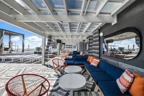 Terrace/patio - The Luxurious W hotel Residence Beachfront Condo Oasis (Fort Lauderdale)