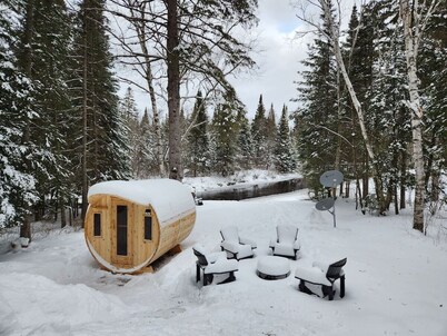 Luxury Four Season Riverside Cabin