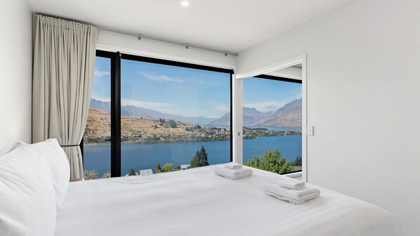 3 bedrooms, WiFi, bed sheets - Welcome to Quintessential Queenstown - Your Pinnacle of Mountain Elegance! (Queenstown)