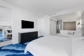 2 bedrooms, in-room safe, iron/ironing board, free WiFi