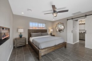 4 bedrooms, desk, iron/ironing board, free WiFi