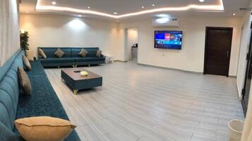 Basic-Doppel- oder -Zweibettzimmer | Rezeption