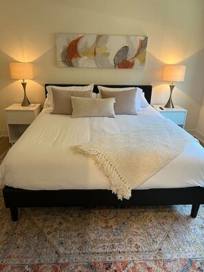 3 عدّة غرف نوم ومكواة/لوح كي وسرير سفر وواي فاي