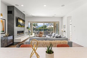 Smart-TV, peis og bordtennis