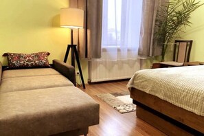 1 bedroom, iron/ironing board, travel cot, free WiFi