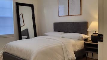 3 habitaciones, escritorio, wifi gratis y ropa de cama