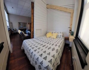 1 habitación, escritorio, tabla de planchar con plancha y wifi gratis 