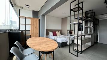 Iron/ironing board, internet, bed sheets