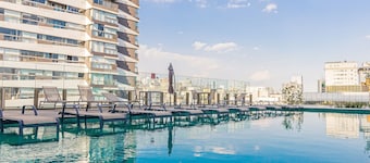 Industrial studio in the heart of Pinheiros with complete leisure area and pool with an awesome view