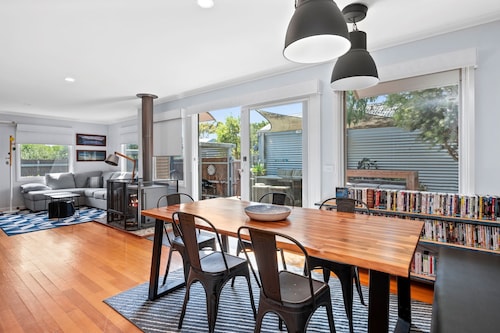 Idyllic Beach & Bush Retreat I Pet Friendly