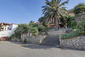 Front of property - PALAU APARTMENT - HOME AND MORE (Palau)