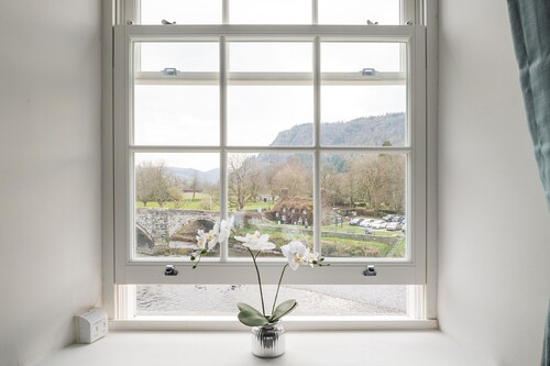 Stunning 2 Bedroom Apartment