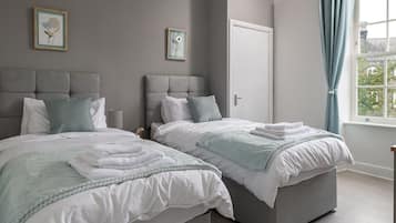 2 bedrooms, iron/ironing board, travel cot, free WiFi
