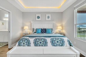 4 bedrooms, free WiFi - Born To Beach - Beach view, cargo lift, 4 bedrooms, Sleeps 12 (Crystal Beach)