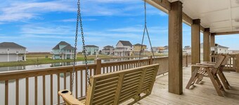 Born To Beach - Beach view, cargo lift, 4 bedrooms, Sleeps 12