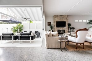 Netflix, books, streaming services - Le Palms - A Beach House, Pool (Gold Coast)