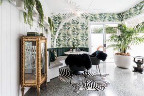 Interior - Le Palms - A Beach House, Pool (Gold Coast)