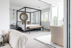 4 bedrooms - Le Palms - A Beach House, Pool (Gold Coast)