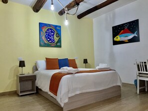 In-room safe, desk, free WiFi - A Room de Scugnizzi (Naples)