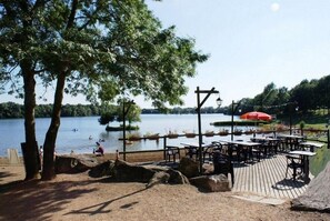 تناول الطعام بالخارج