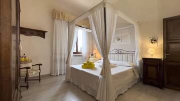 4 bedrooms, iron/ironing board, Internet