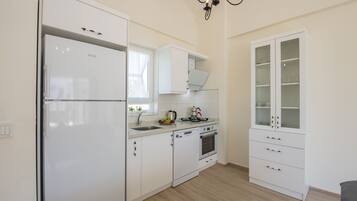 Tủ lạnh, lò nướng, bếp nấu, máy rửa bát