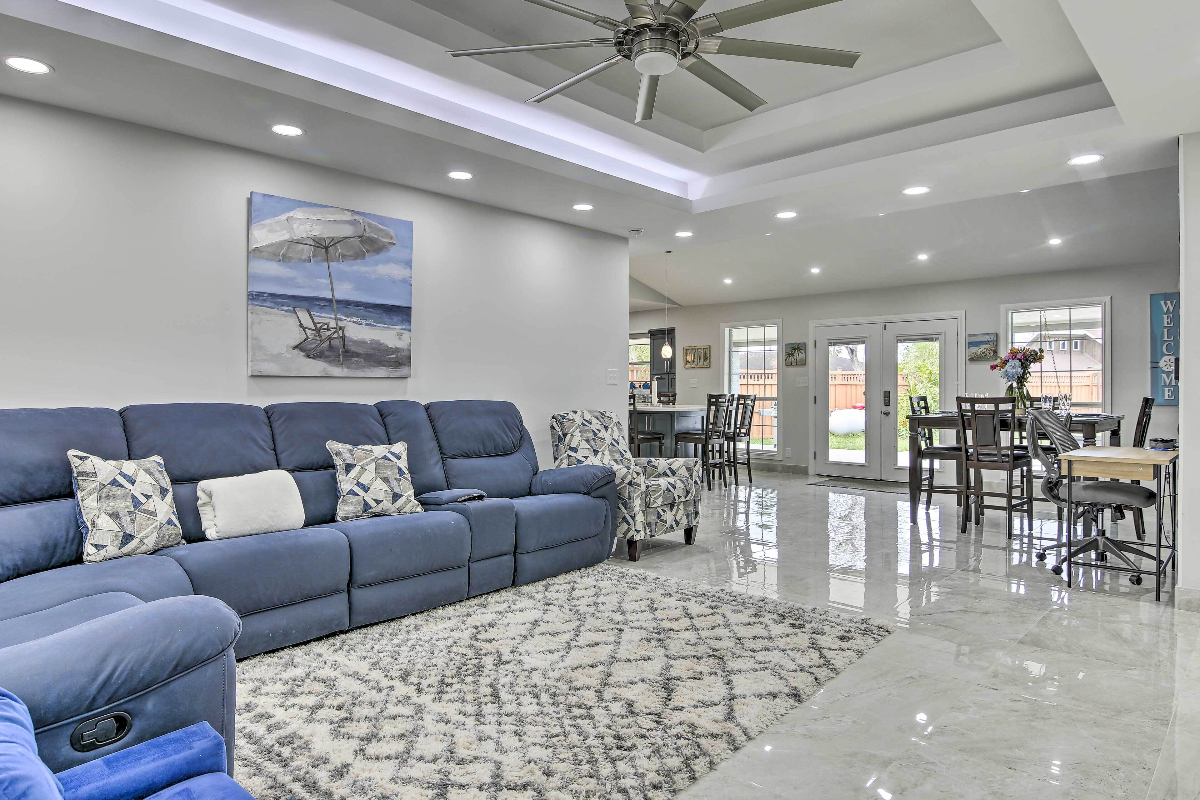 Patio & Grill: Spacious Gem Near Gulf Coast! - Brownsville, TX