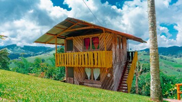 Decoración personalizada, muebles diferentes y wifi gratis 