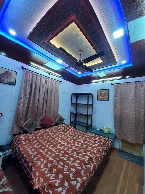 Standard Room | Soundproofing, free WiFi