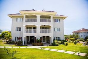 Exterior - EN CASA @ Richmond Estate (Priory)