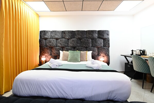 King Room with Spa Bath