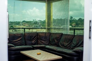 Executive lounge - ADESHIE FIE HOTEL (Tarkwa)