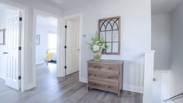 4 habitaciones, tabla de planchar con plancha y wifi gratis