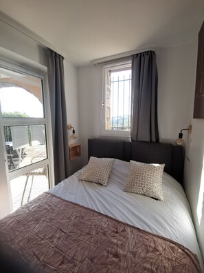 1 bedroom, free WiFi, bed sheets