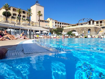 Exceptional SEA VIEW - Jacuzzi - Garden - Air conditioning - Fiber at CAP ESTEREL