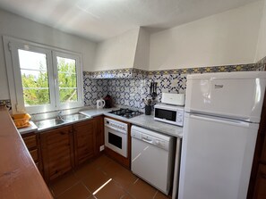 Refrigerador, microondas, horno y lavavajillas