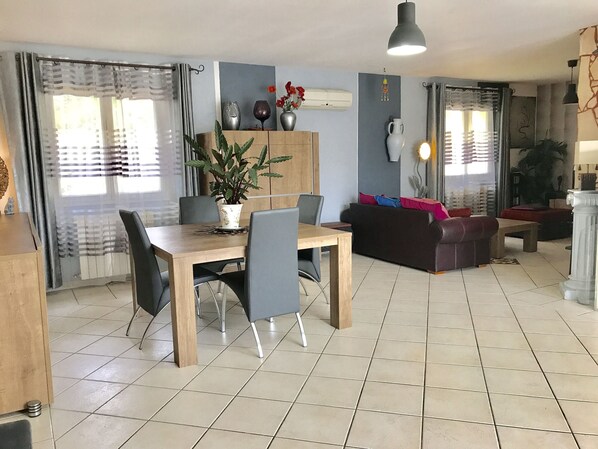 Dining - Villa provence PISCINE SPA JACUZZI (Beaucaire)
