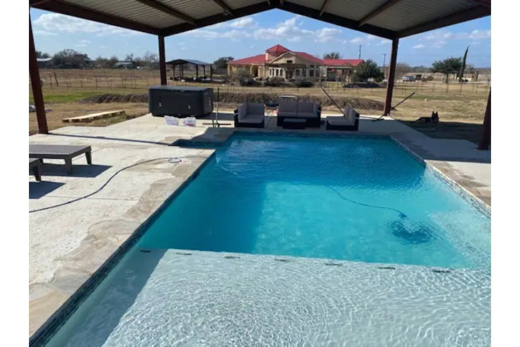 MERLOT CABIN, Seguin, TX Vacation Rental Cabin ByOwner