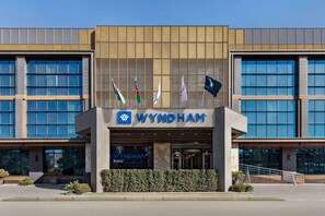 View from property - Wyndham Baku (Baku)