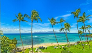 On the beach - Hale Mahina B305 Oceanfront w/ Pool & Hot Tub Maui | West Maui Condo View!!!! (Lahaina)