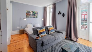 Iron/ironing board, free WiFi, bed sheets - Porto Life Studio 2ºF (Porto)