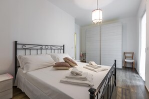 2 bedrooms, iron/ironing board, Internet