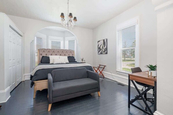 1 bedroom, desk, iron/ironing board, WiFi