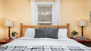 2 chambres, fer et planche à repasser, Wi-Fi, draps fournis