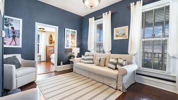 Télévision, jeux vidéo, espaces bureaux