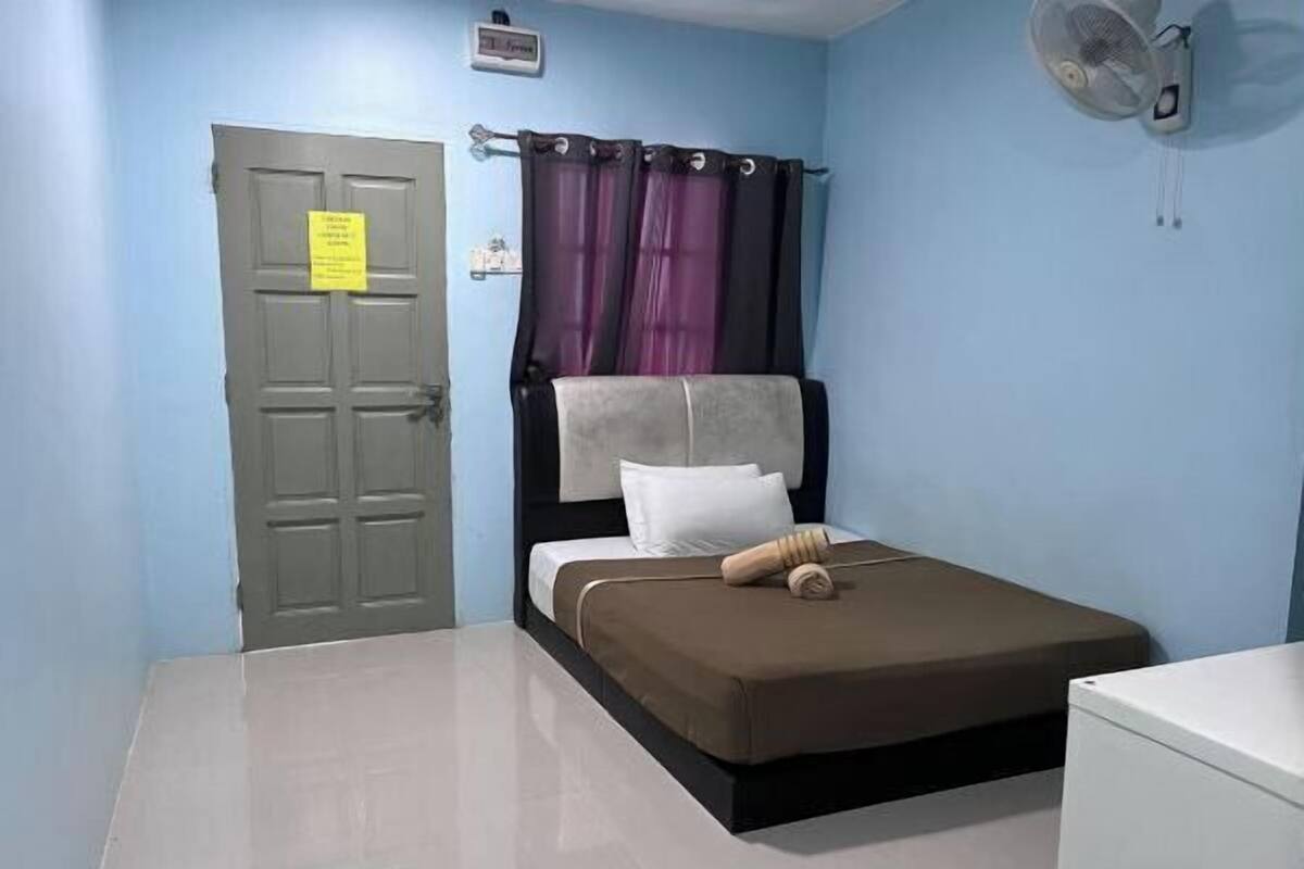 1 bedroom, laptop workspace, blackout curtains, free WiFi