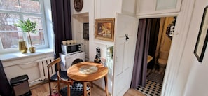 Romantic Apartment | Private kitchen | Full-sized fridge, microwave, coffee/tea maker, electric kettle - DOMA3 Luxury Vilnius Apartment (Vilnius)
