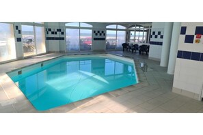Piscina coperta, una piscina riscaldata