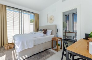 9 bedrooms, in-room safe, iron/ironing board, free WiFi